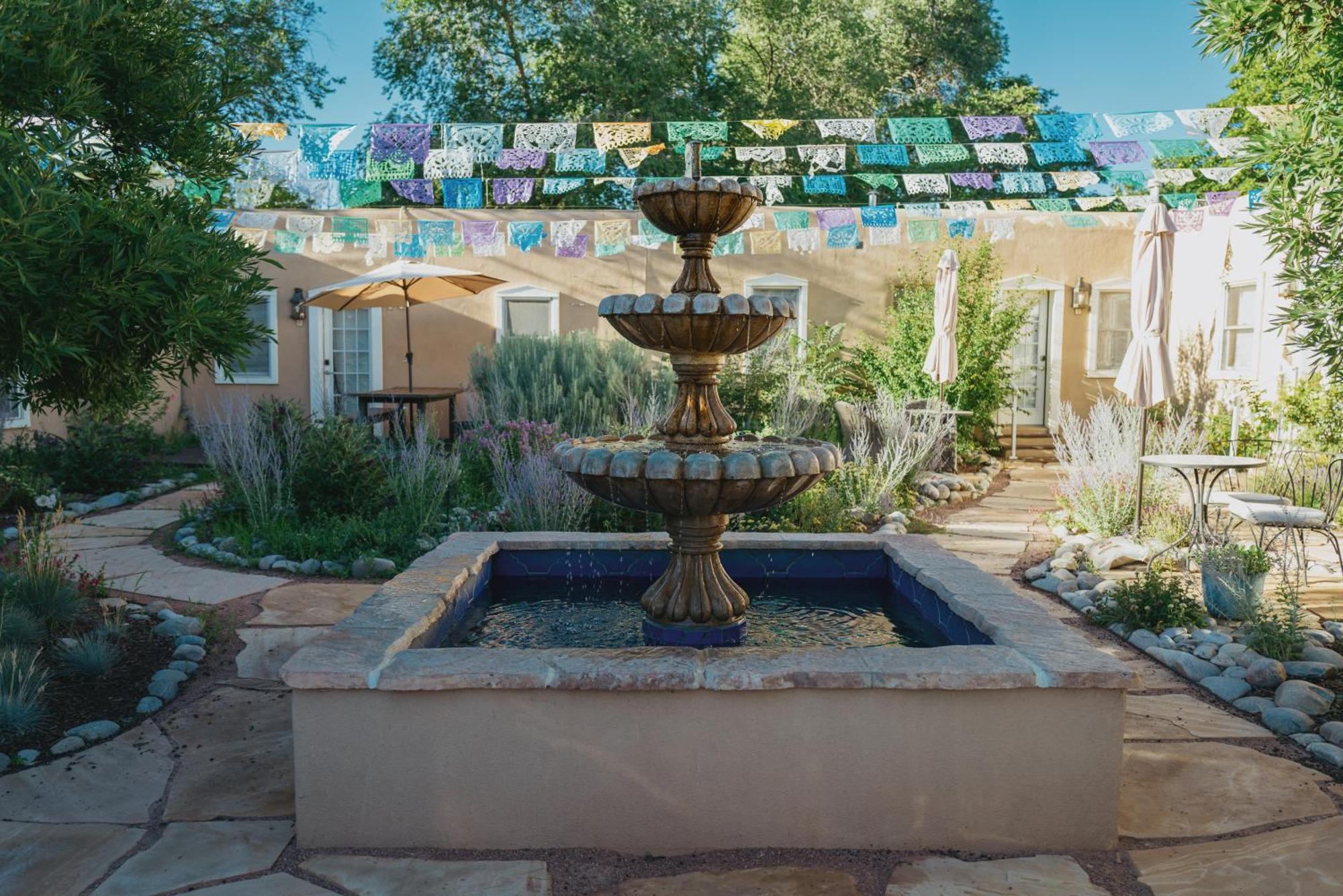 Dos Hermanas Casita 8 Downtown Courtyard Patio Santa Fe Exterior photo